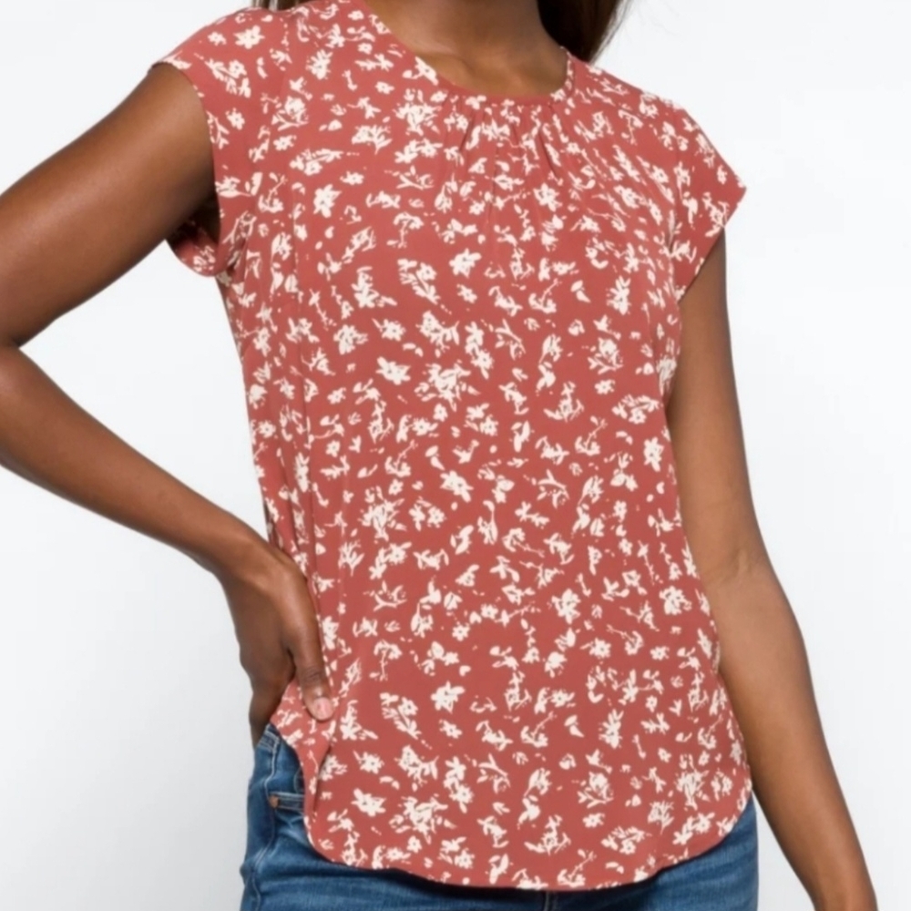Fun 2 Fun Red and White Cap Sleeve Blouse